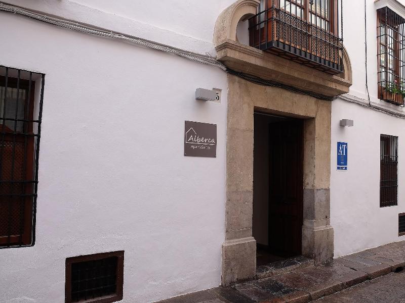 Apartasuites Alberca image