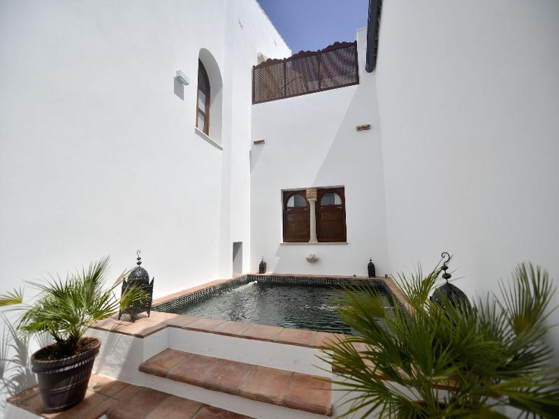 Apartasuites Alberca image