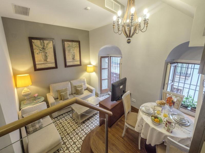 Apartasuites Alberca image