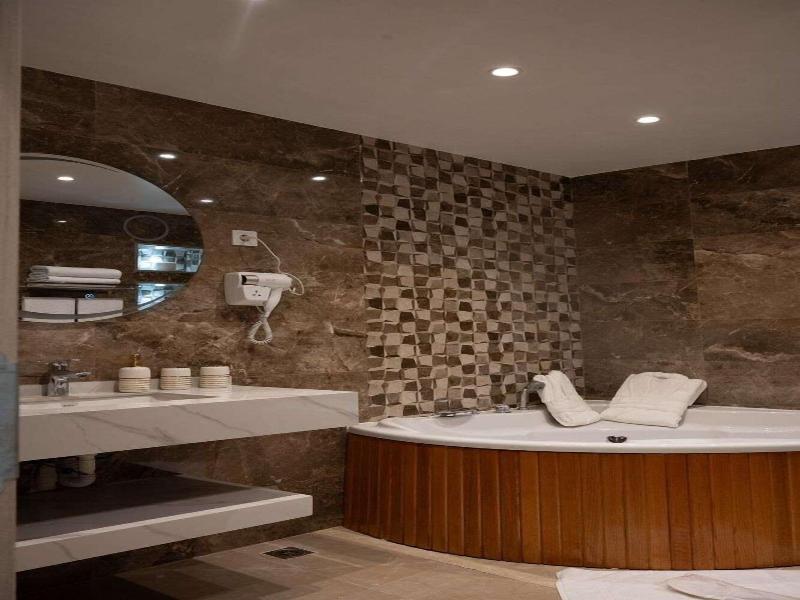 Rv Hotel Dely Brahim image