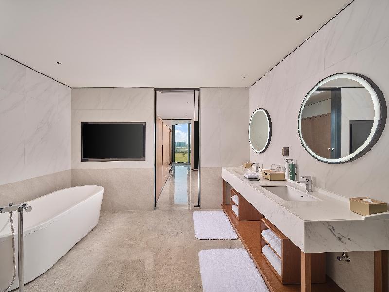 Hilton Garden Inn Guangzhou Baiyun Airport image