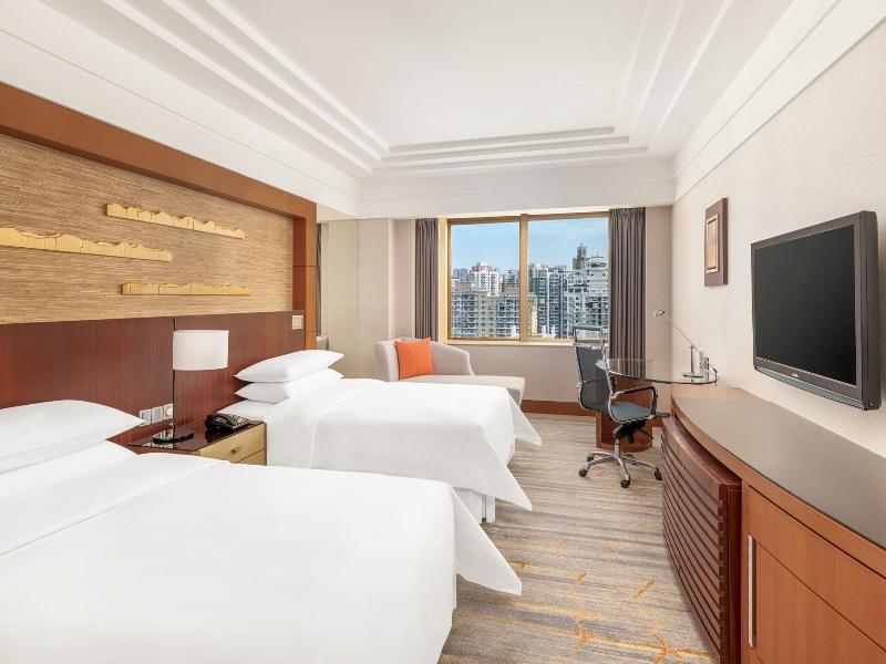 QUADRUPLE CITY VIEW TWO DOUBLE BEDS — photo 7
