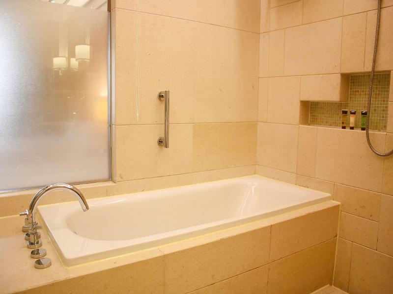 SUITE EXECUTIVE KING BED — photo 8