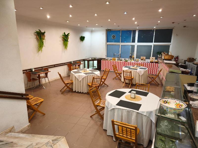 Hotel Vila Luena image