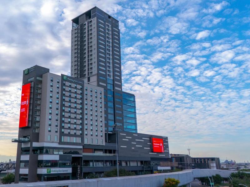 Holiday Inn Express Monterrey Fundidora By Ihg image