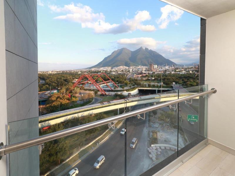 Holiday Inn Express Monterrey Fundidora By Ihg image