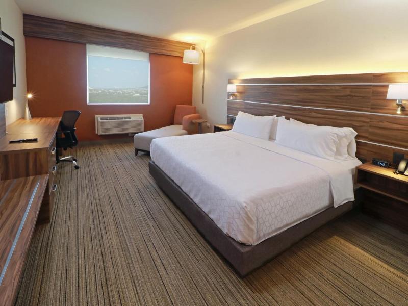 Holiday Inn Express Monterrey Fundidora By Ihg image