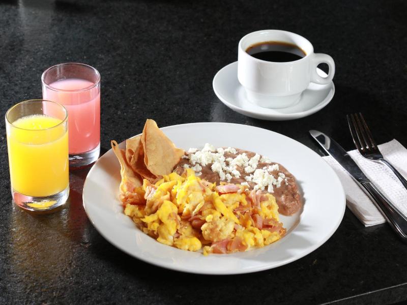 Holiday Inn Express Monterrey Fundidora By Ihg image