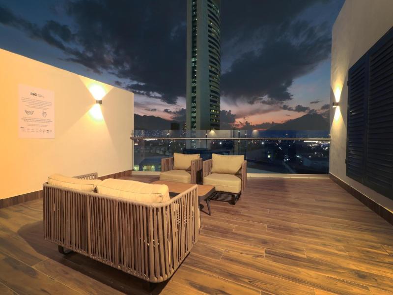 Holiday Inn Express Monterrey Fundidora By Ihg image