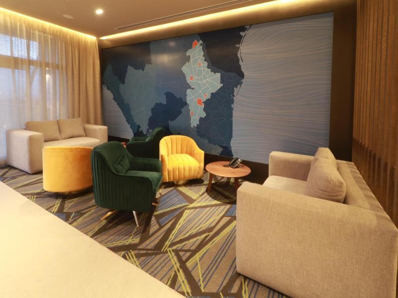 Holiday Inn Express Monterrey Fundidora By Ihg image
