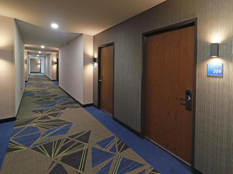 Holiday Inn Express Monterrey Fundidora By Ihg image