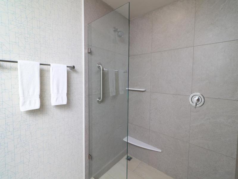 Holiday Inn Express Monterrey Fundidora By Ihg image