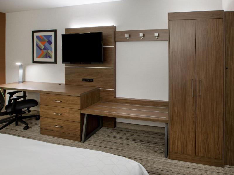Holiday Inn Express Monterrey Fundidora By Ihg image