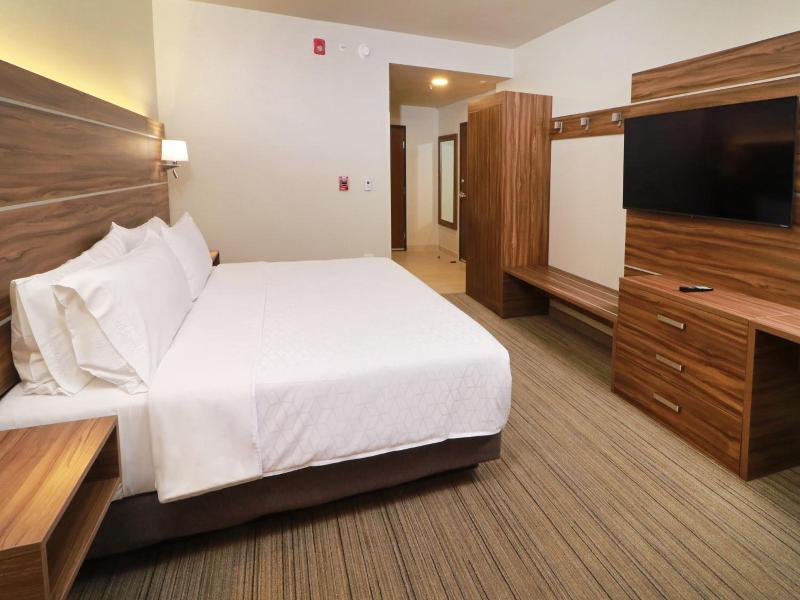 Holiday Inn Express Monterrey Fundidora By Ihg image