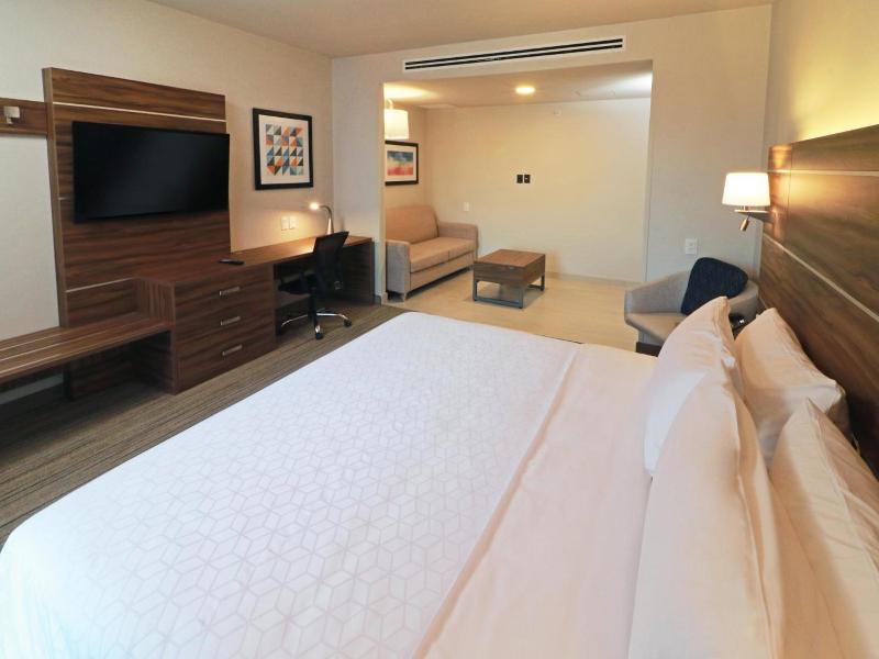 Holiday Inn Express Monterrey Fundidora By Ihg image