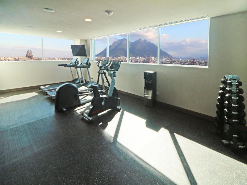 Holiday Inn Express Monterrey Fundidora By Ihg image