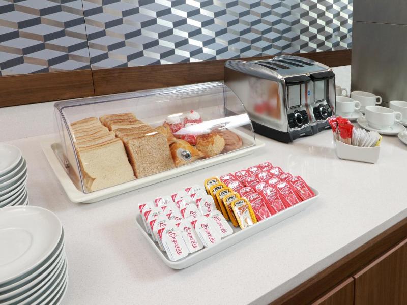 Holiday Inn Express Monterrey Fundidora By Ihg image