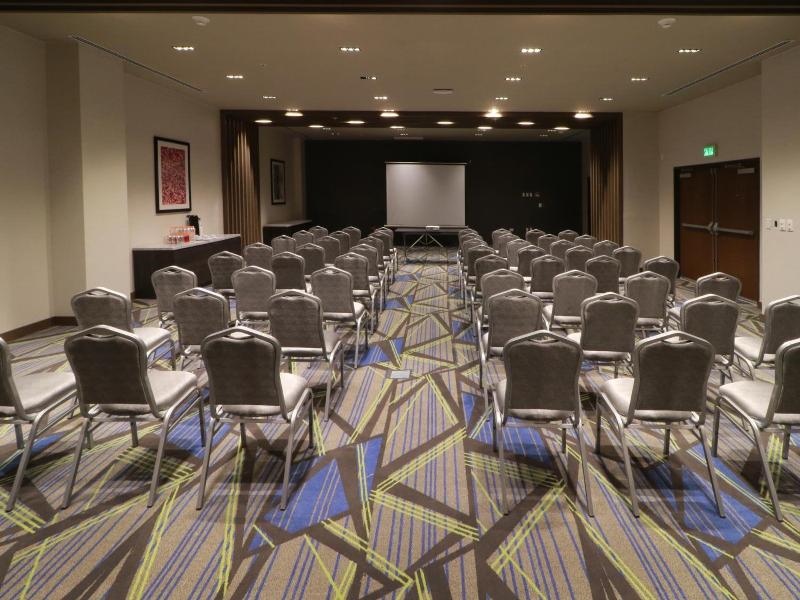 Holiday Inn Express Monterrey Fundidora By Ihg image