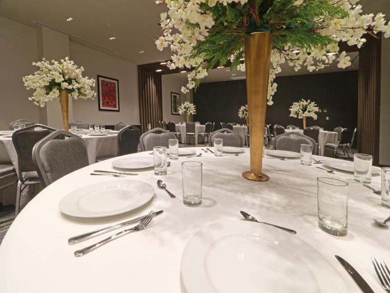 Holiday Inn Express Monterrey Fundidora By Ihg image