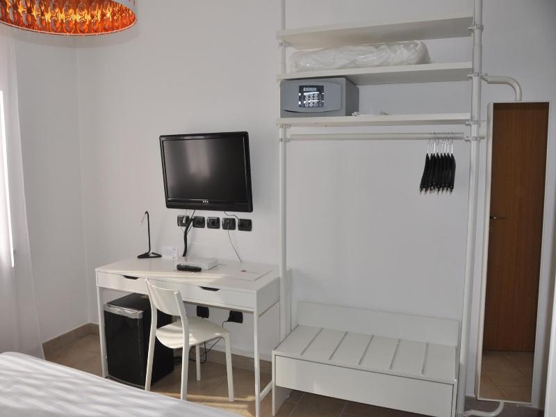 Lo Scoiattolo Piedmont Bike Hotel image