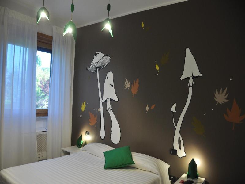 Lo Scoiattolo Piedmont Bike Hotel image