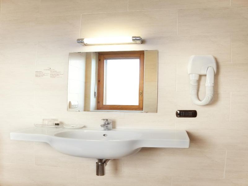 Lo Scoiattolo Piedmont Bike Hotel image
