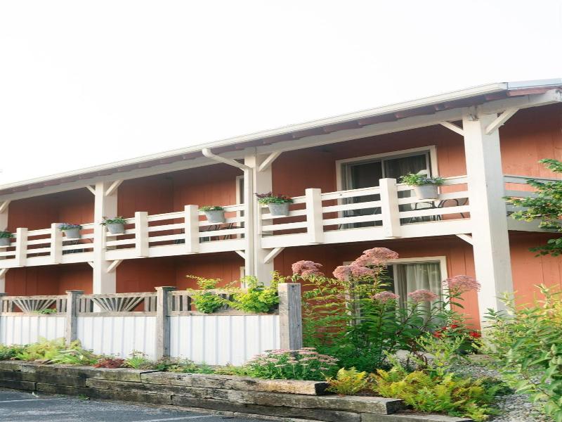 Brown County Inn image