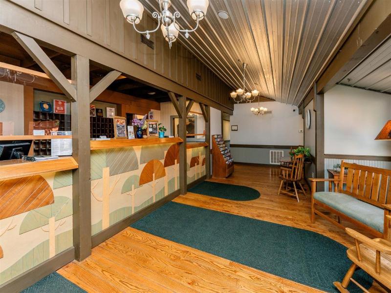Brown County Inn image