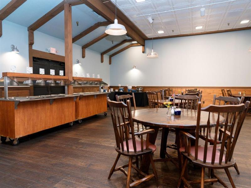 Brown County Inn image