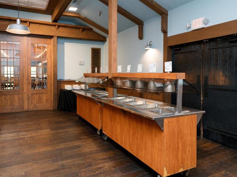 Brown County Inn image