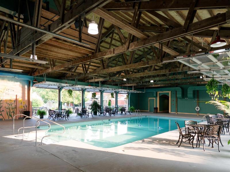 Brown County Inn image