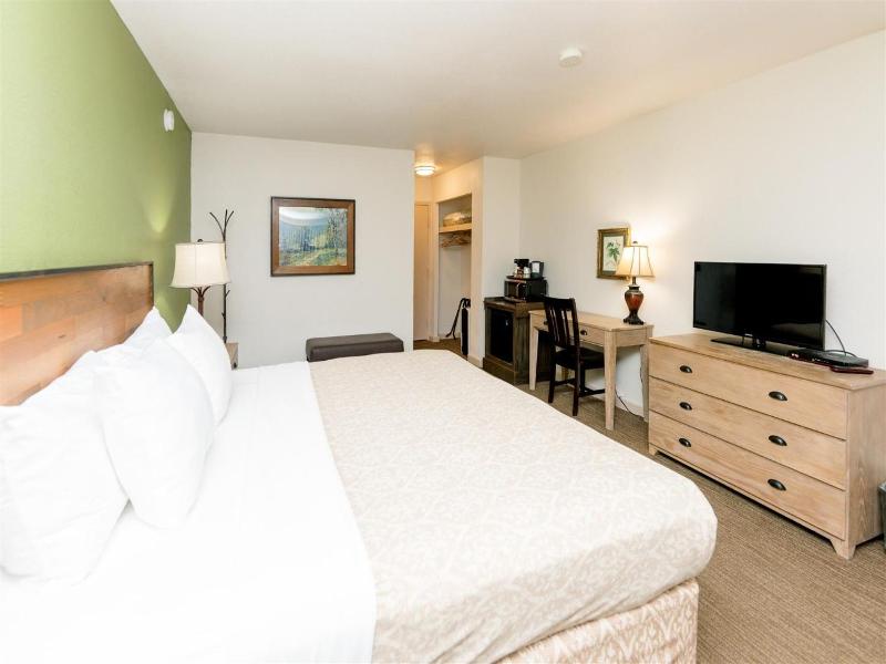 Brown County Inn image