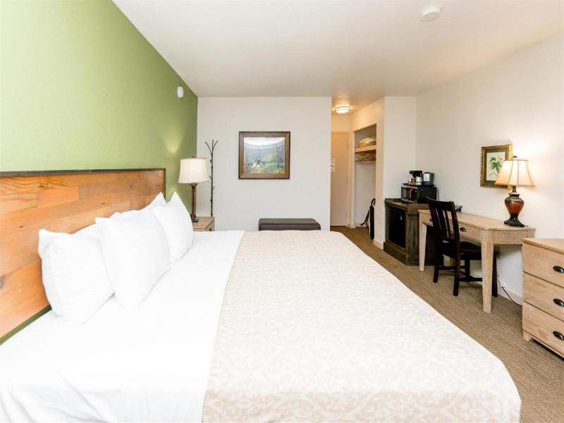 Brown County Inn image