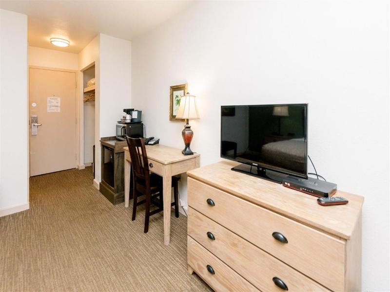 Brown County Inn image