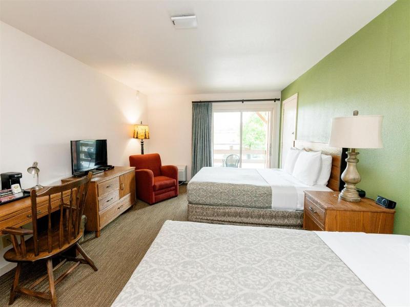 Brown County Inn image
