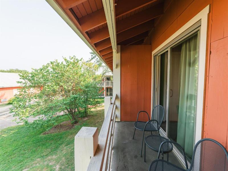 Brown County Inn image
