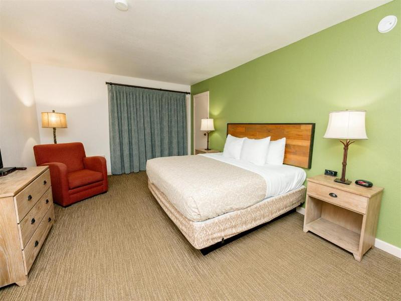 Brown County Inn image