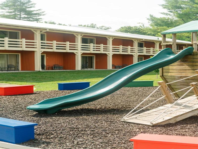 Brown County Inn image