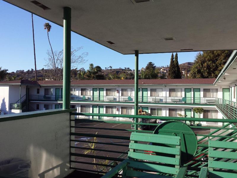 Travelers Beach Inn image