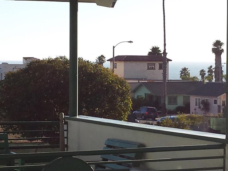 Travelers Beach Inn image