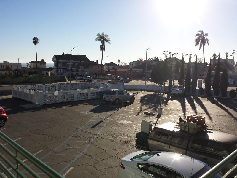 Travelers Beach Inn image