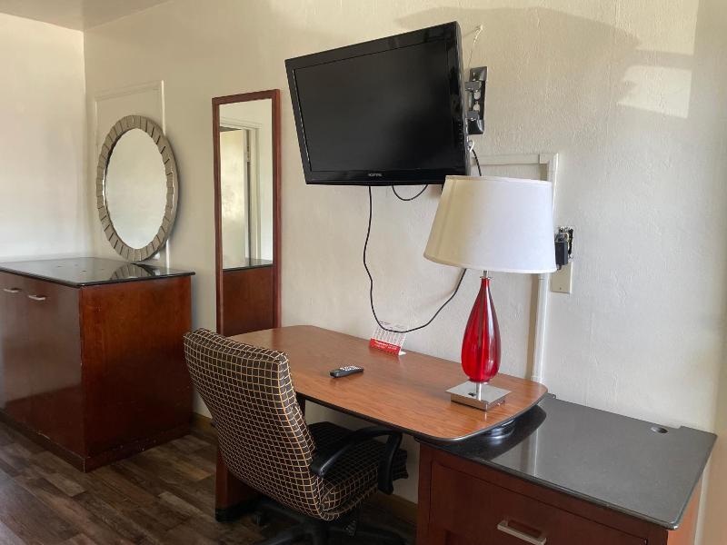 Travelers Beach Inn image