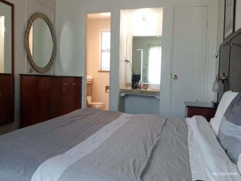 Travelers Beach Inn image