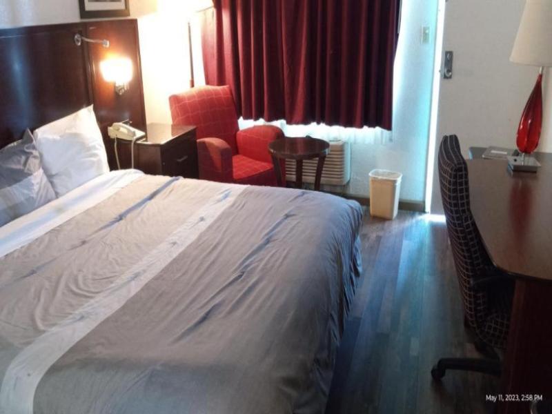 Travelers Beach Inn image