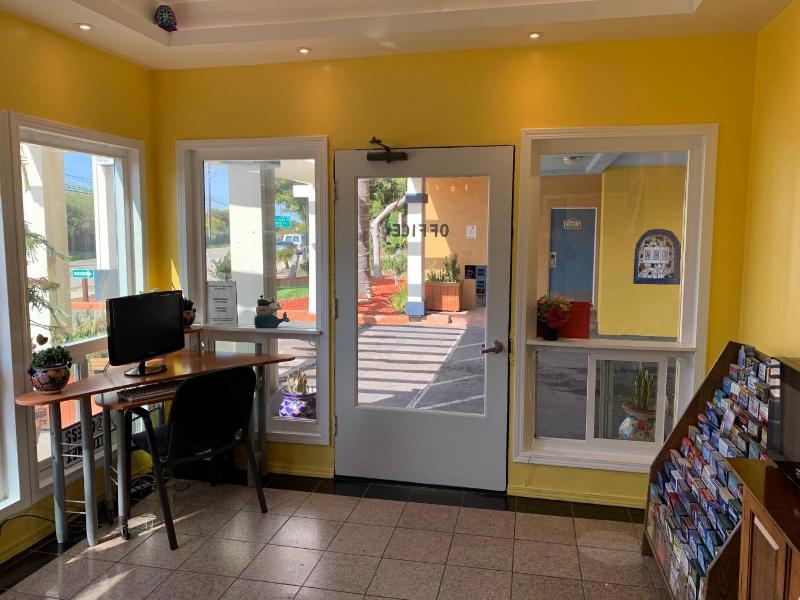 Sandyland Reef Inn image