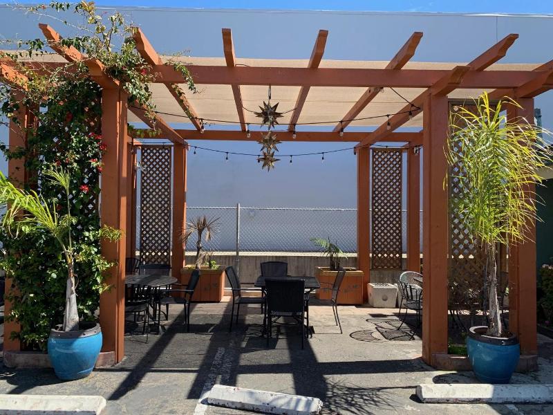 Sandyland Reef Inn image