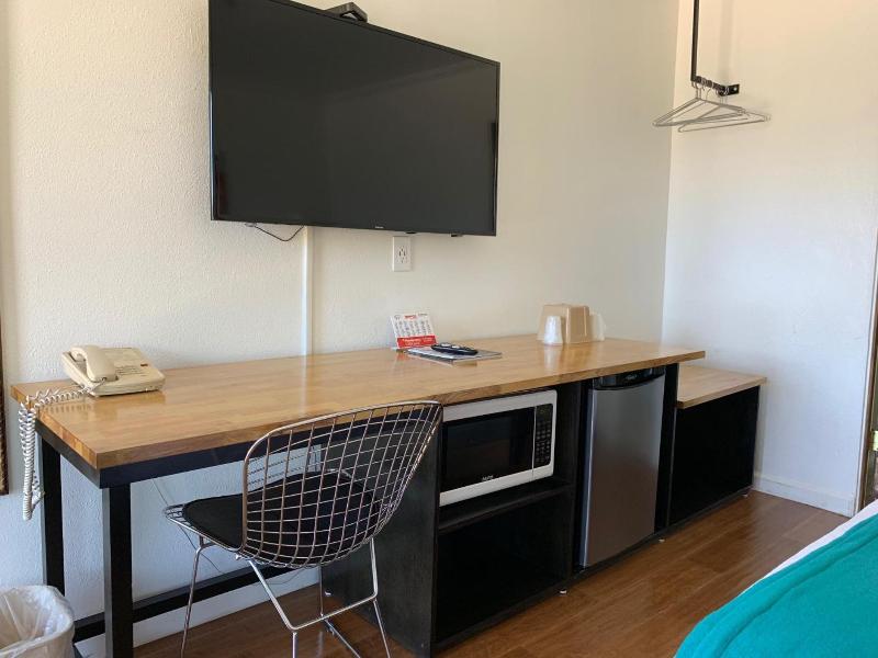 Sandyland Reef Inn image