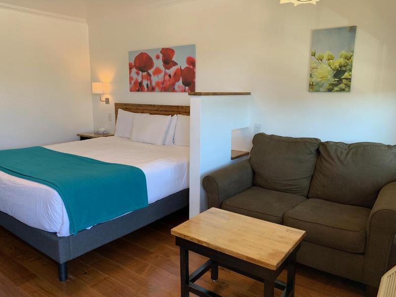 Sandyland Reef Inn image