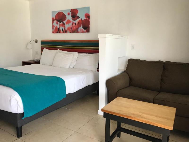 Sandyland Reef Inn image