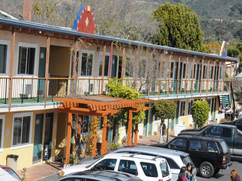 Sandyland Reef Inn image